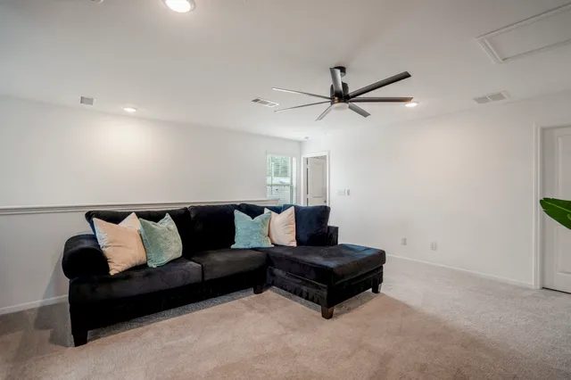 $2,250 | 10477 Pineland Drive, Willis, TX 77378