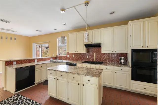 $3,500 | 2116 Houlton Lane, Plano, TX 75025