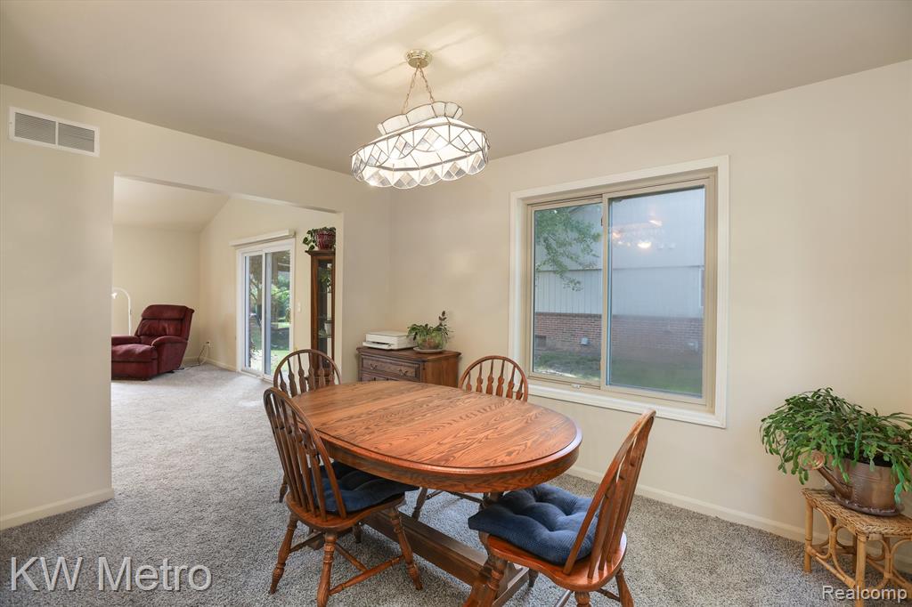 21542 Ruth Street Farmington Hills, MI 48336 - Photo 9 of 28