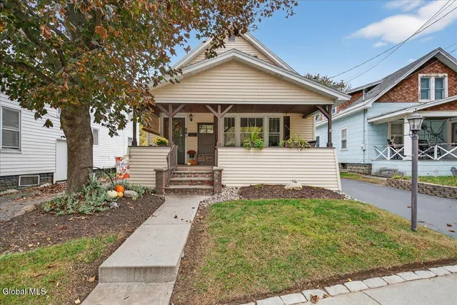 $299,900 | 9 Cuthbert Street, Scotia, NY 12302