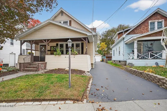 $299,900 | 9 Cuthbert Street, Scotia, NY 12302