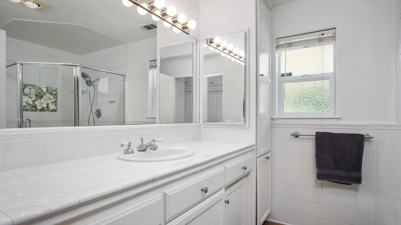 16657 Thomas Drive Springville, CA 93265 - Photo 19 of 37 a bathroom with a sink and a mirror