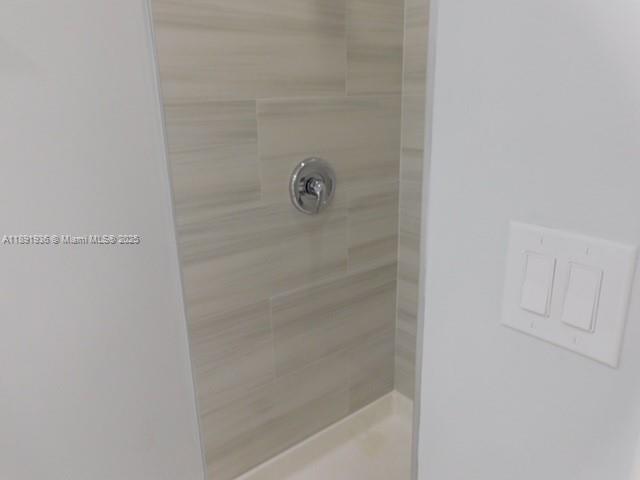 17038 Northwest 66th Court Hialeah, FL 33015 - Photo 17 of 27