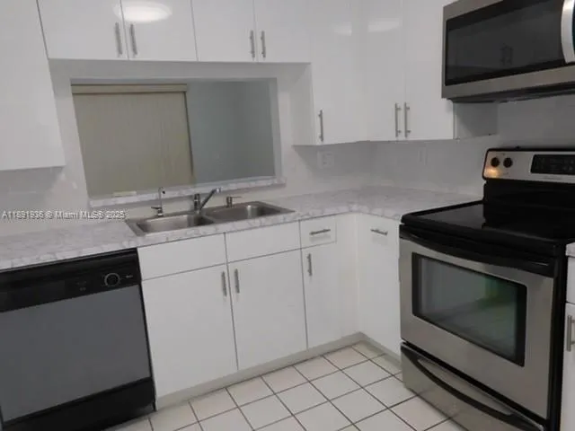 $2,650 | 17038 Northwest 66th Court, Hialeah, FL 33015