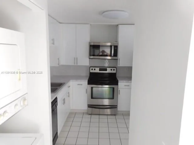 $2,650 | 17038 Northwest 66th Court, Hialeah, FL 33015