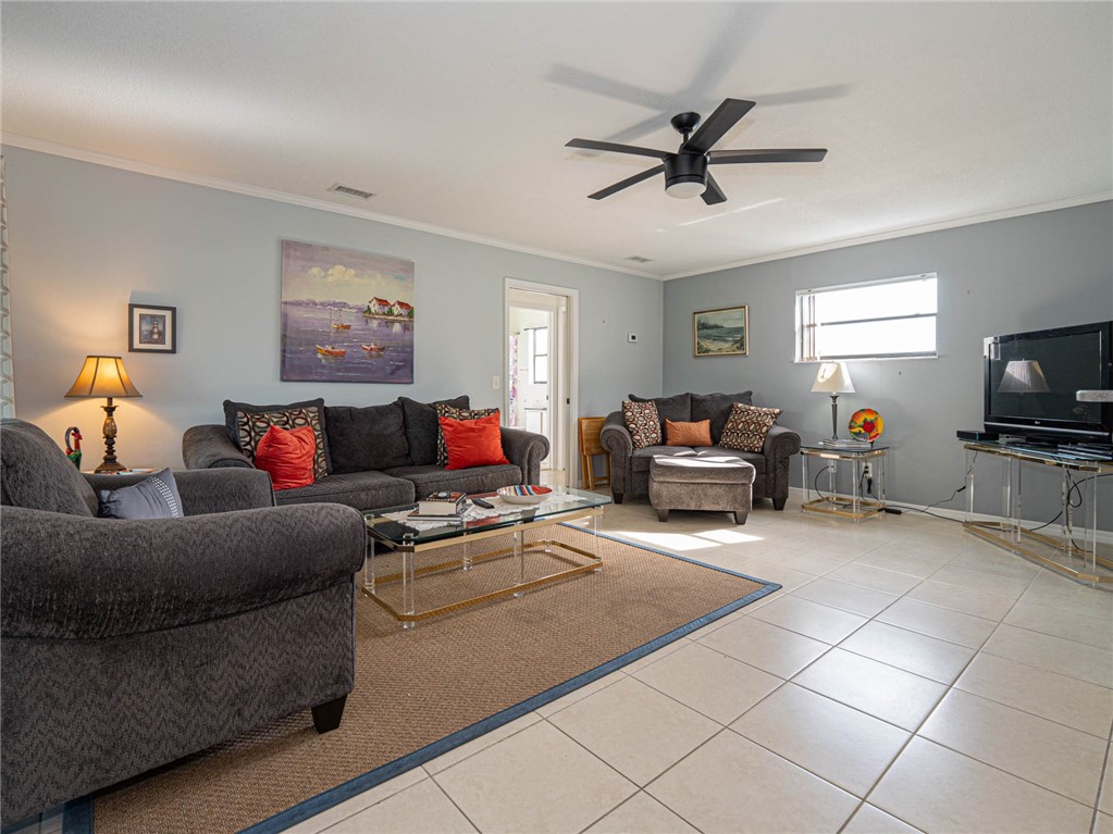 1144 Breezy Way, Unit 3F Sebastian, FL 32958 - Photo 8 of 36