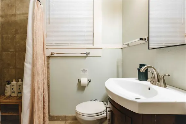 $2,350 | 2623 Salado Street, Unit A, Austin, TX 78705