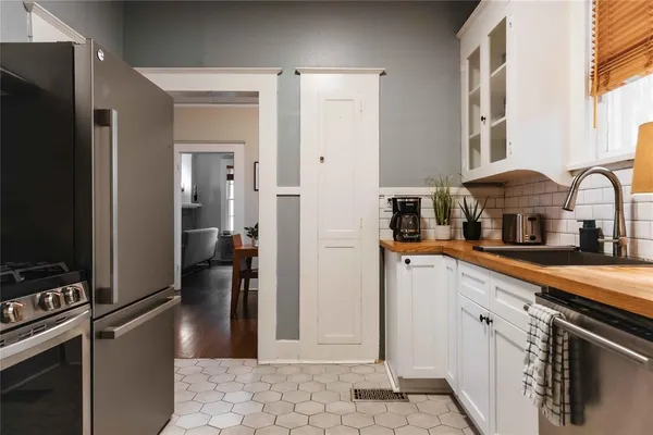 $2,350 | 2623 Salado Street, Unit A, Austin, TX 78705