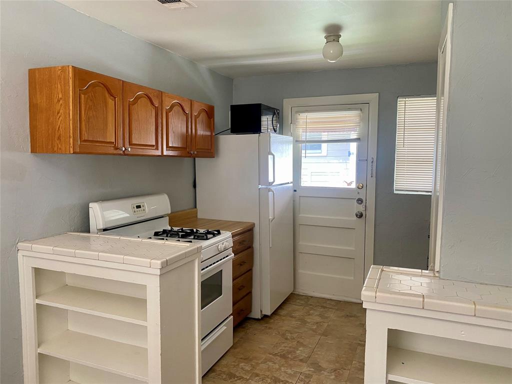 5953 Lewis Street Dallas, TX 75206 - Photo 8 of 13