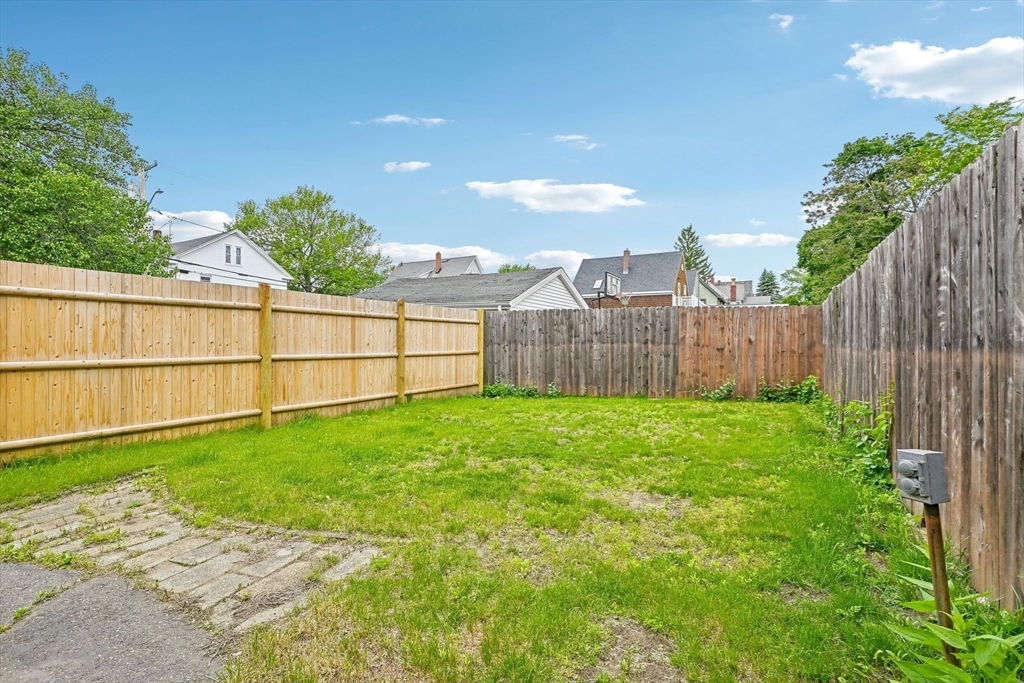 18 Balcomb Street, Unit B Salem, MA 01970 - Photo 23 of 32