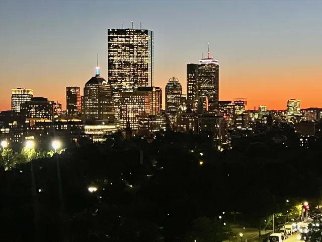 $3,200 | 21 Beacon Street, Unit 6T, Boston, MA 02108