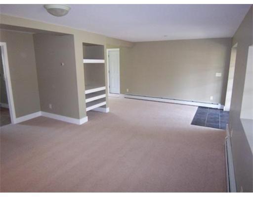 1537 North Road North Yarmouth, ME 04097 - Photo 9 of 25 Living Room.