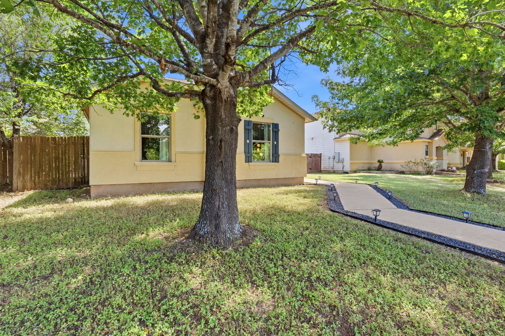 5407 Viewpoint Drive Austin, TX 78744 - Photo 23 of 28