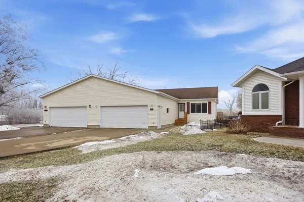 $295,000 | 536 10th Avenue North, Casselton, ND 58012