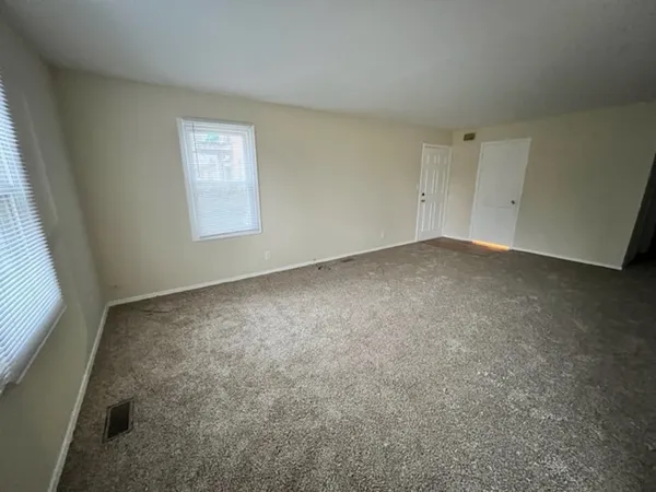 $1,425 | 2019 Oak Street, Unit C, St. Charles, IL 60174