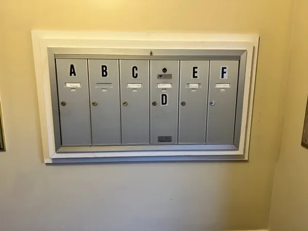 $1,425 | 2019 Oak Street, Unit C, St. Charles, IL 60174