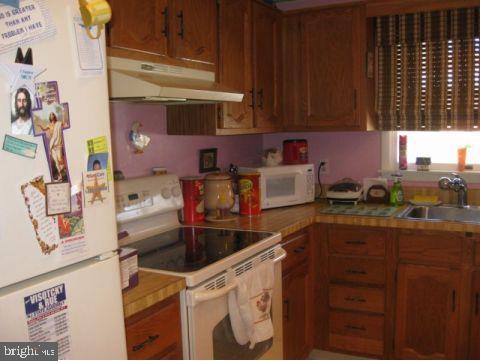 40 Magnolia Road Manahawkin, NJ 08050 - Photo 5 of 12