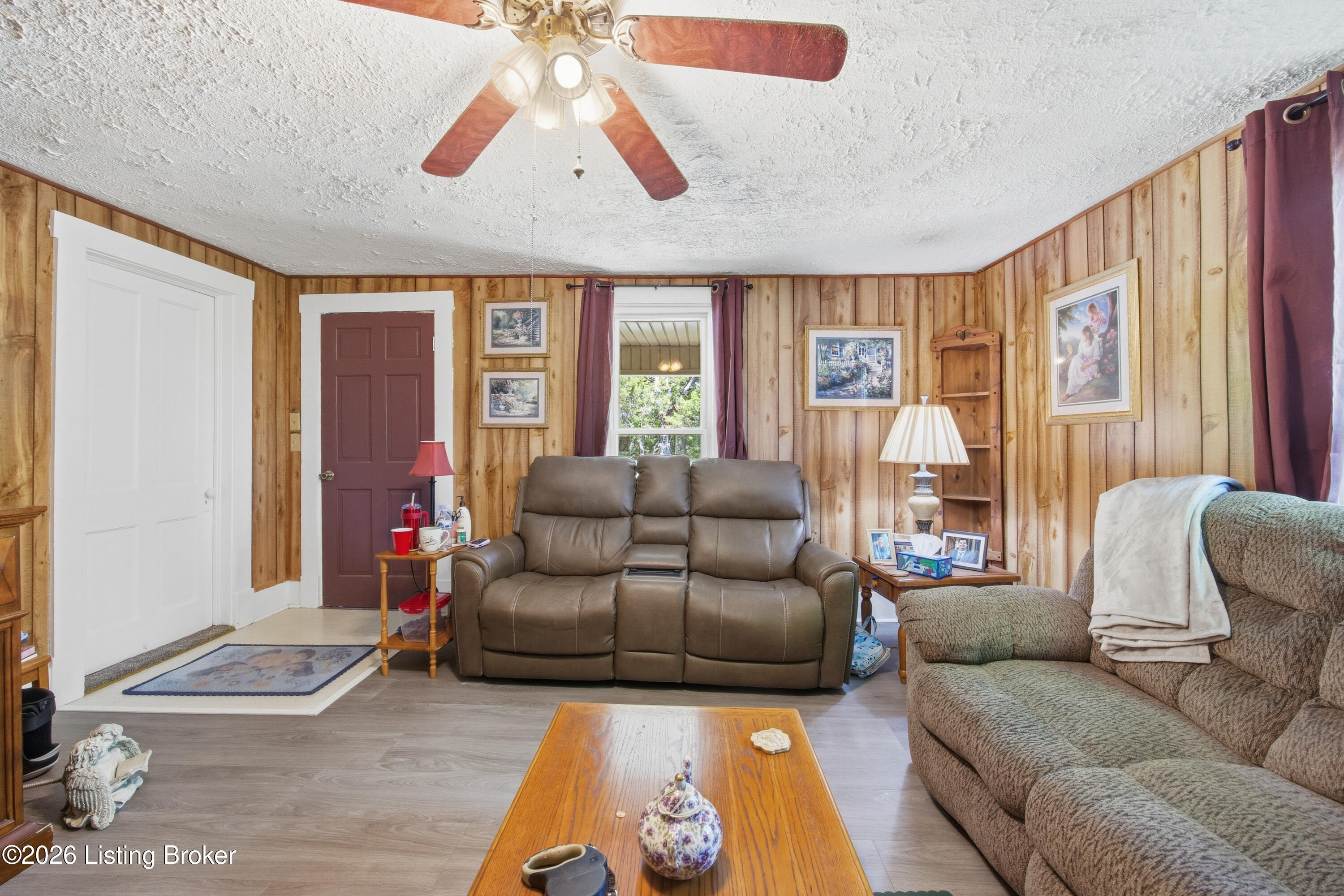 1087 Searcy School Road Lawrenceburg, KY 40342 - Photo 9 of 32 Living Room