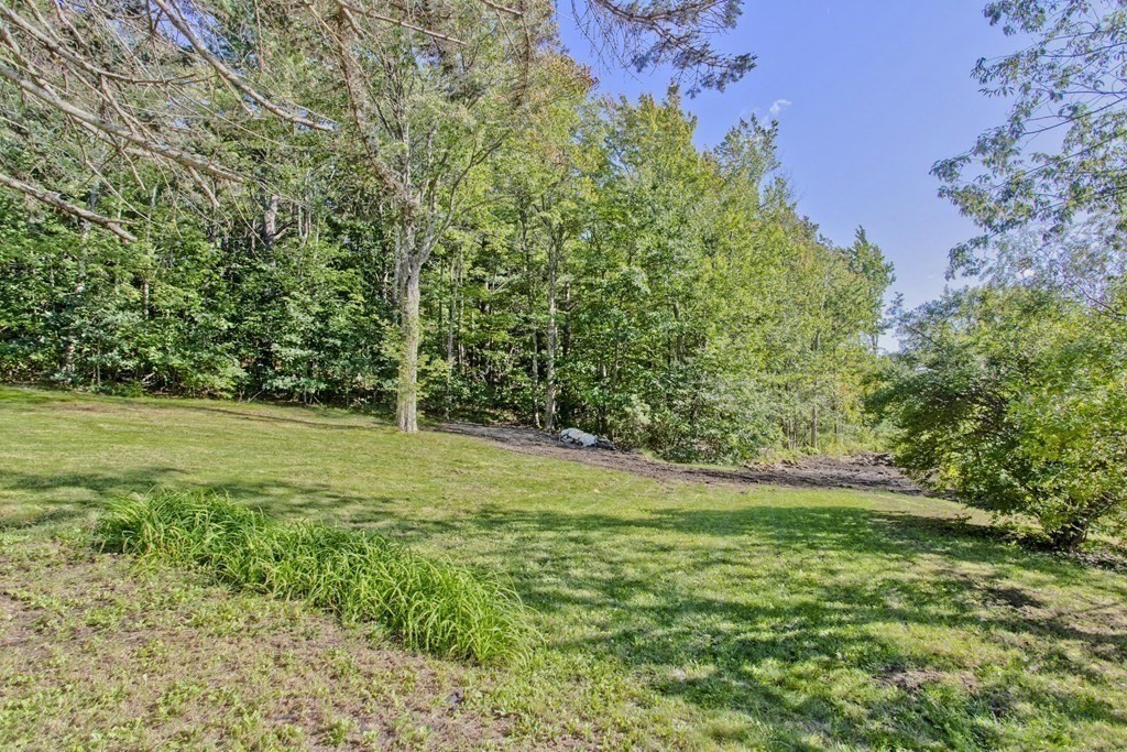 1052 Franklin Road Fitchburg, MA 01420 - Photo 5 of 39 Gallery Image 5