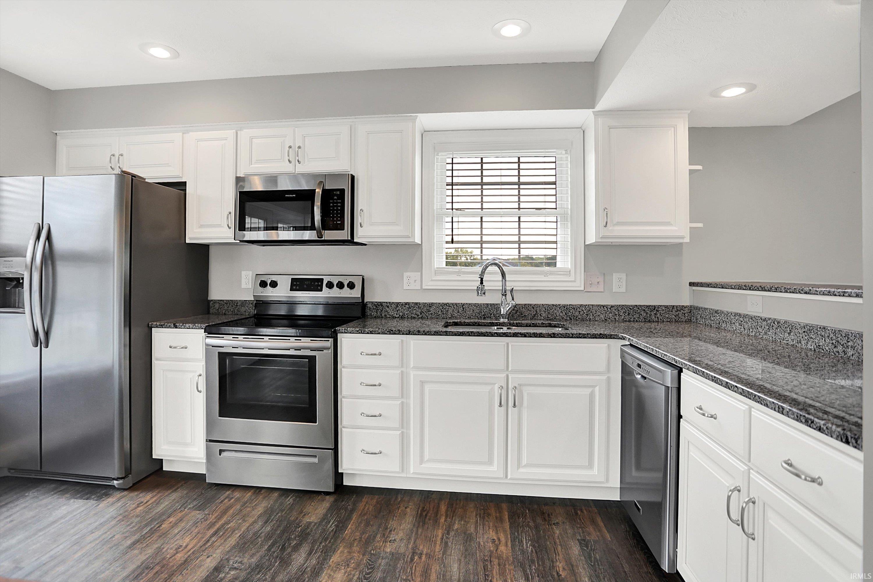 1771 West Victoria Lane Bloomington, IN 47403 - Photo 5 of 28