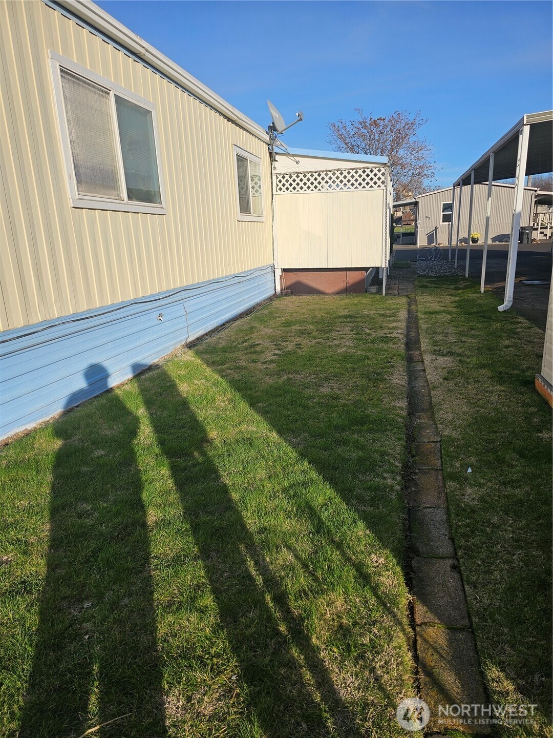 66 Jade Street Walla Walla, WA 99362 - Photo 8 of 10 a backyard of a house