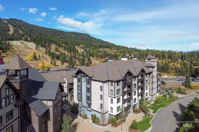 $495,000 | 720 Village Drive, Unit 311, Donnelly, ID 83615