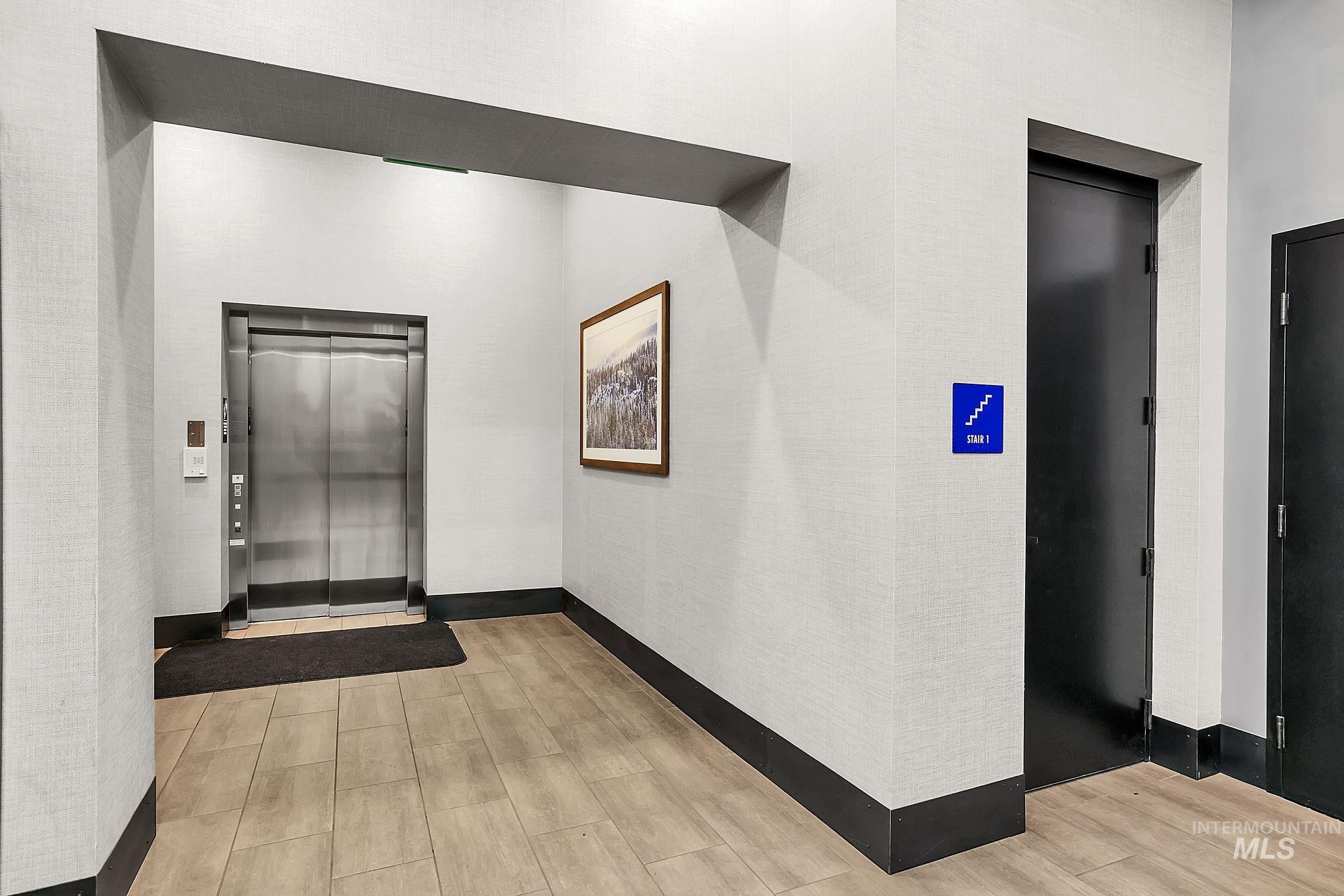 720 Village Drive, Unit 311 Donnelly, ID 83615 - Photo 22 of 37 View of common area