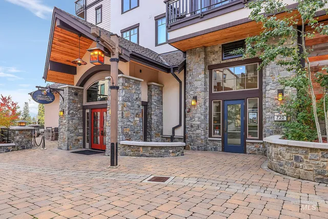 $495,000 | 720 Village Drive, Unit 311, Donnelly, ID 83615