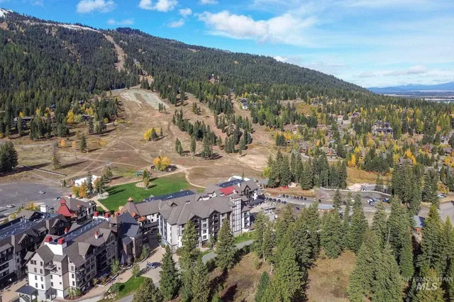 $495,000 | 720 Village Drive, Unit 311, Donnelly, ID 83615