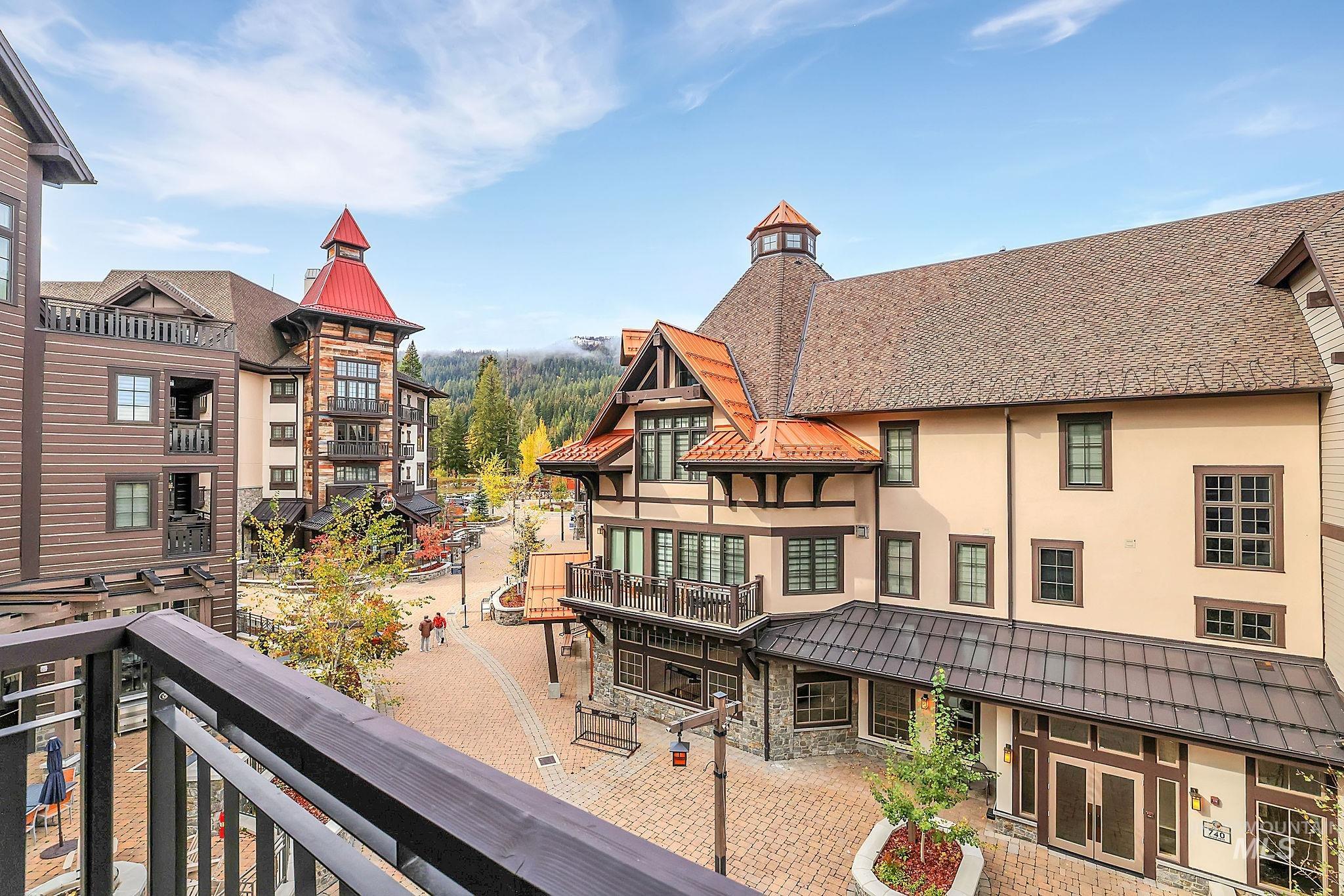 720 Village Drive, Unit 311 Donnelly, ID 83615 - Photo 5 of 37 View of balcony