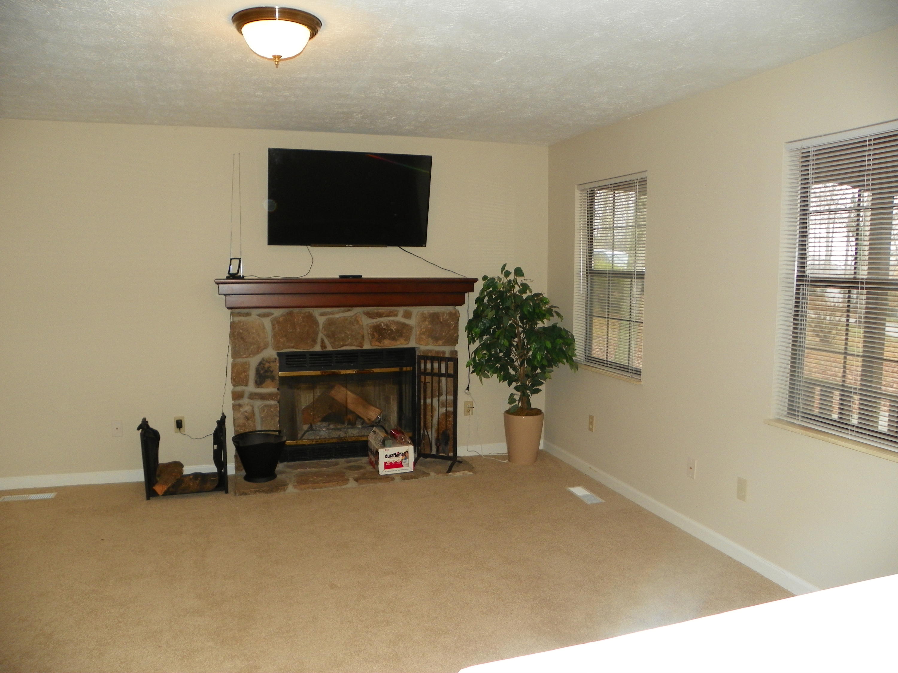 174 White Loop Road Clinton, TN 37716 - Photo 8 of 23 100_0609