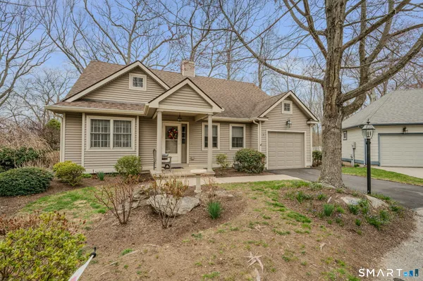 $565,000 | 3 Bittersweet Lane, Unit 3, East Lyme, CT 06357