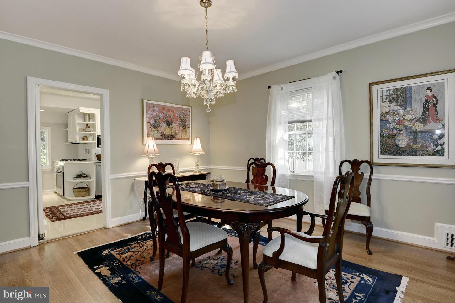 5027 Glenbrook Road Northwest Washington, DC 20016 - Photo 9 of 29 Dining Room
