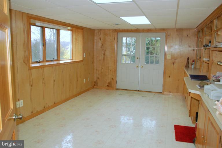 502 Stone Road Westminster, MD 21158 - Photo 13 of 22 Office/Den/Exercise Room