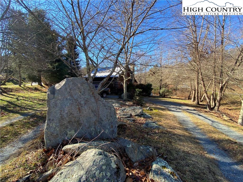 109 Lazy Way Boone, NC 28607 - Photo 3 of 25 Gallery Image 3