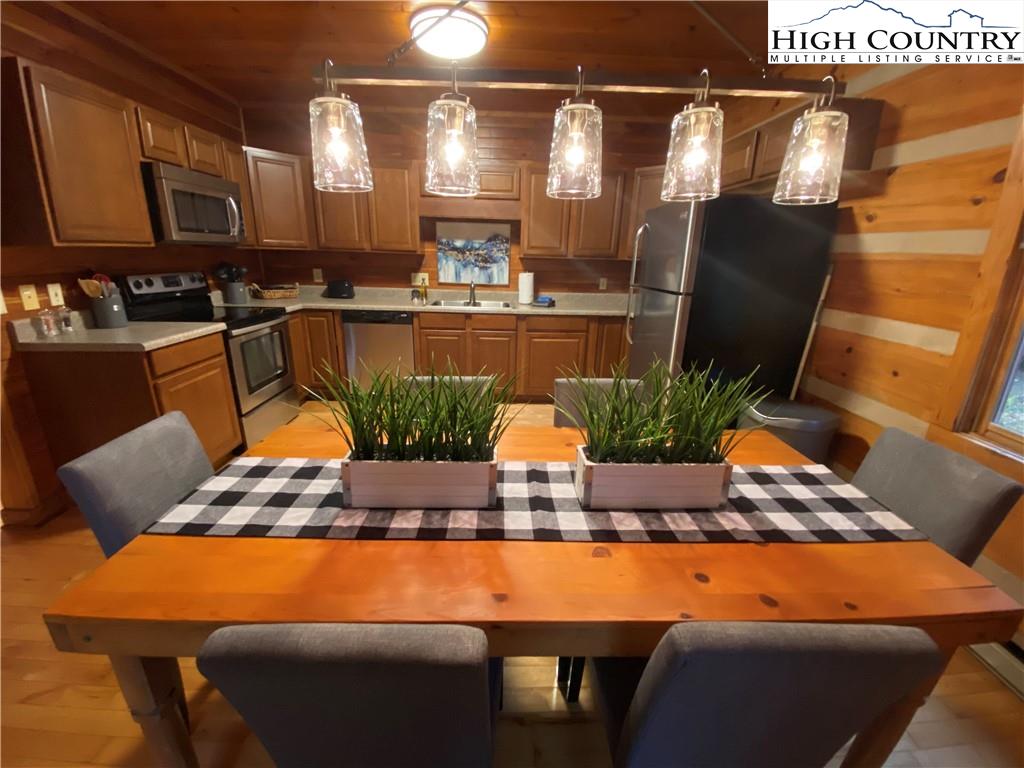 109 Lazy Way Boone, NC 28607 - Photo 10 of 25 Gallery Image 10