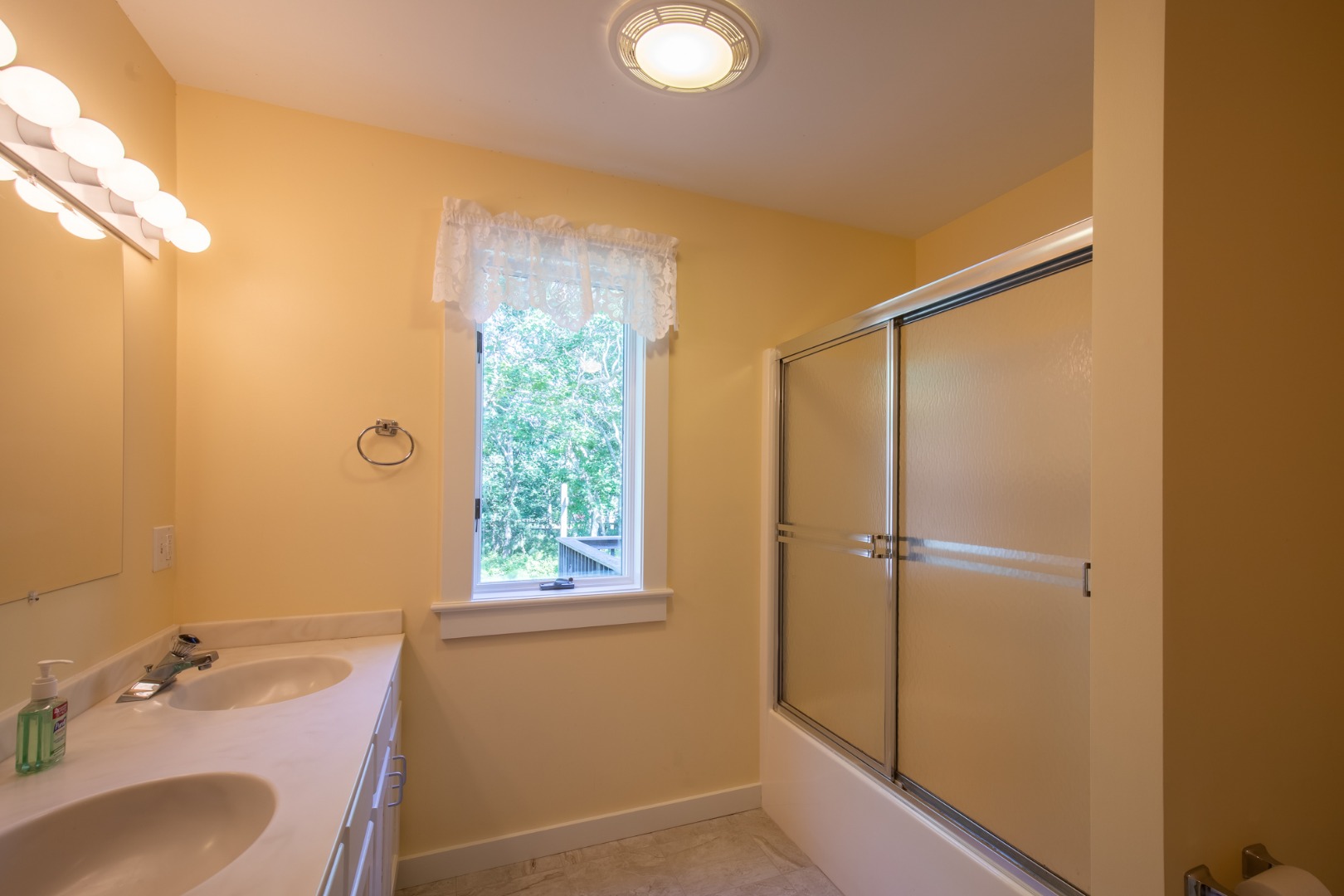 46 Meshacket Way Oak Bluffs, MA 02557 - Photo 17 of 27 Gallery Image 17