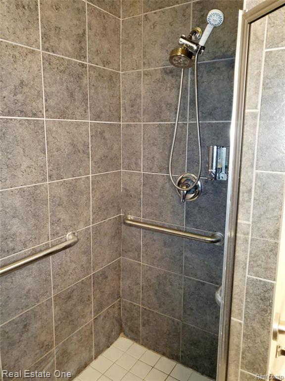 45576 South Stonewood Road Canton, MI 48187 - Photo 20 of 30