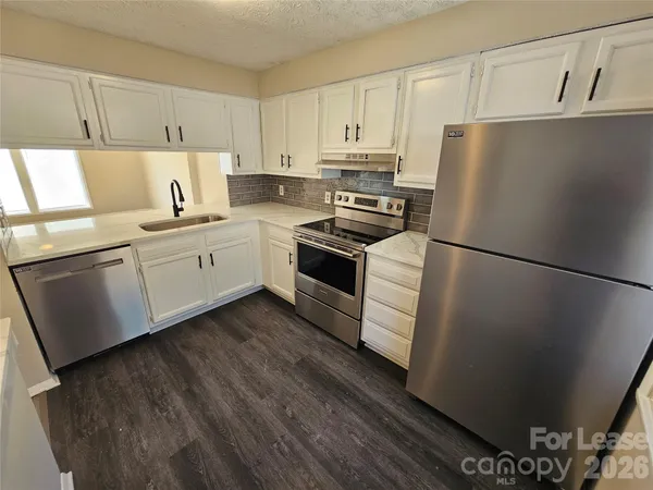 $1,705 | 9445 Lexington Circle, Unit D, Charlotte, NC 28213