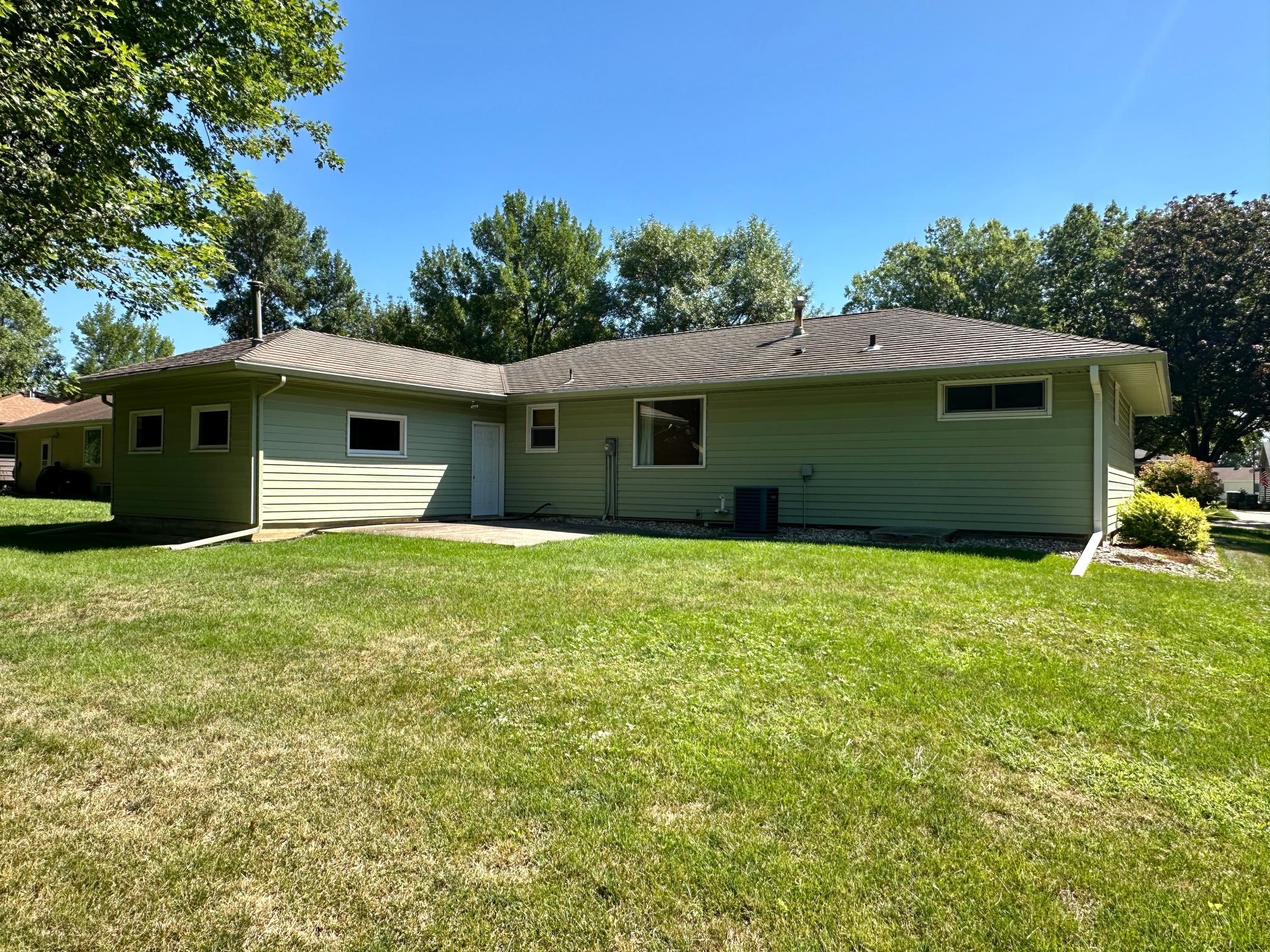 1115 Elmhurst Avenue Luverne, MN 56156 - Photo 5 of 36
