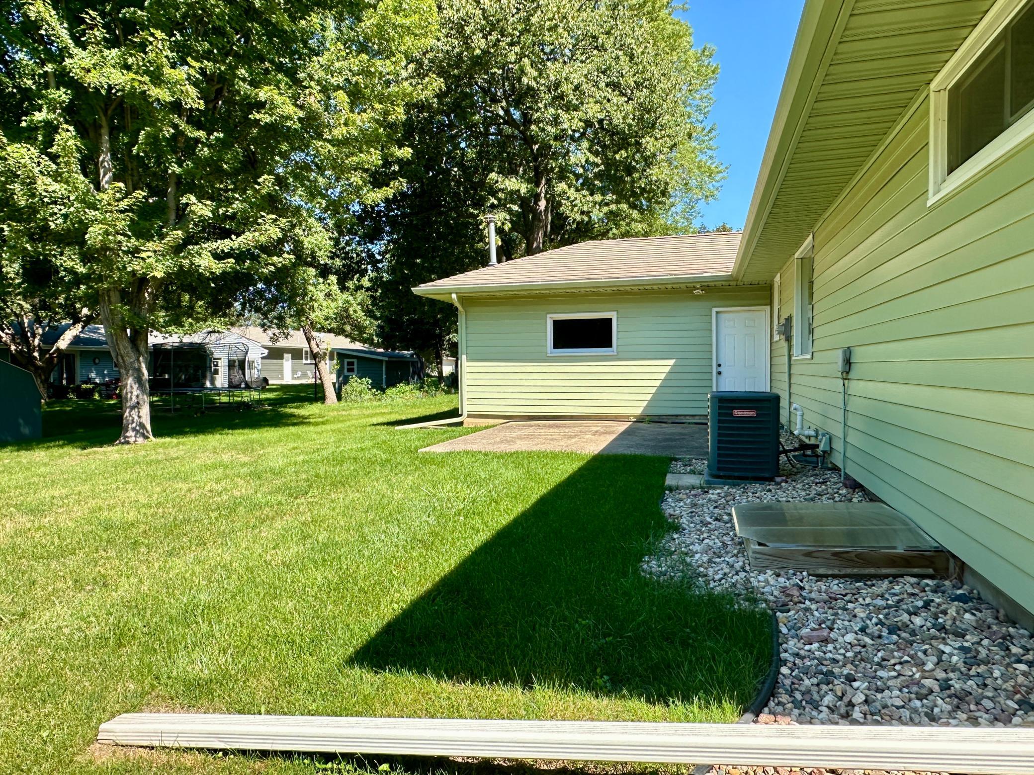 1115 Elmhurst Avenue Luverne, MN 56156 - Photo 7 of 36