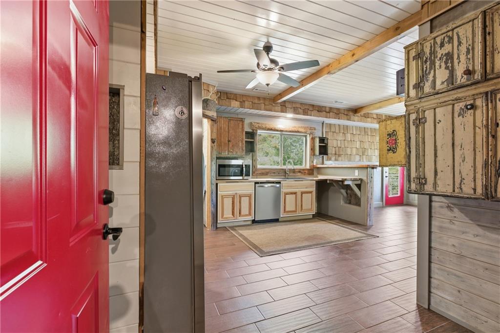 456 Oak Springs Road Clarkesville, GA 30523 - Photo 4 of 52