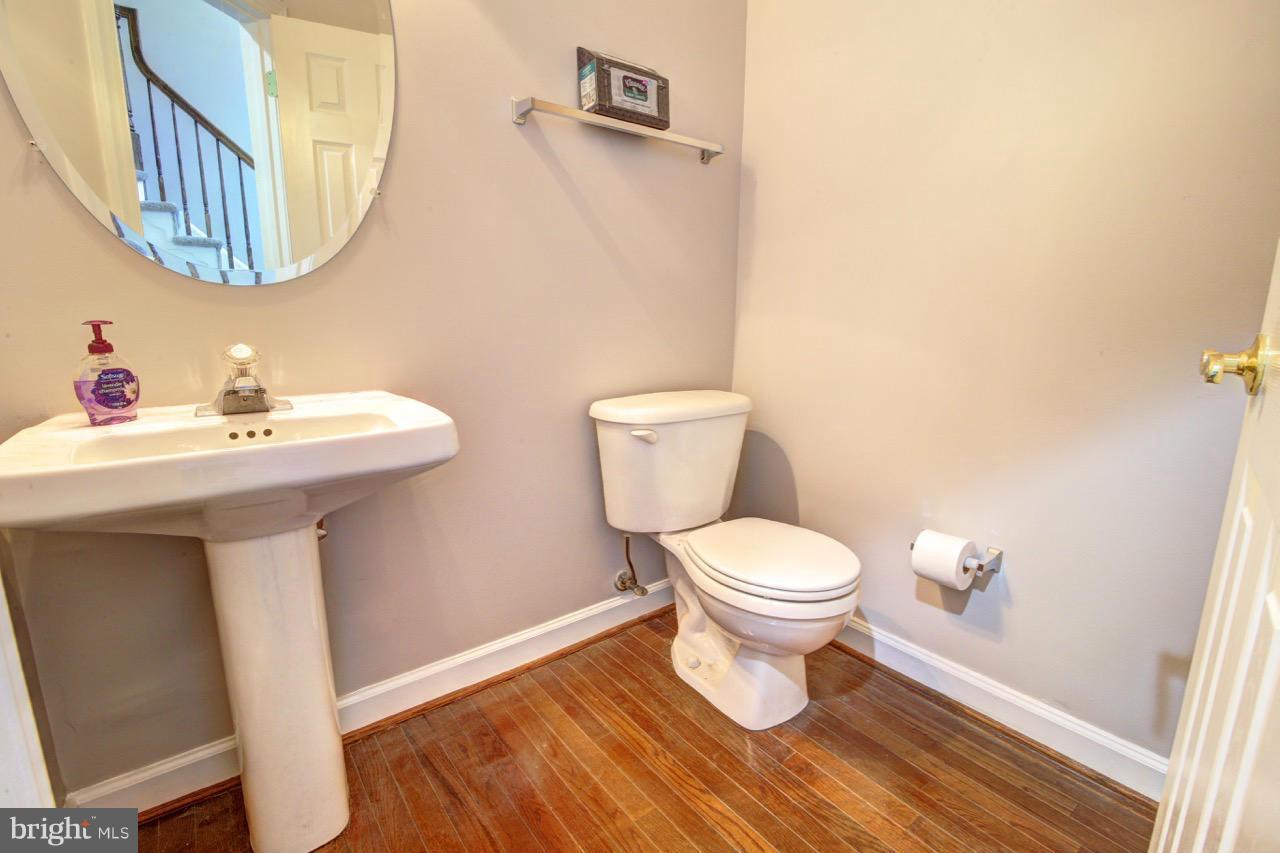 2167 Chain Bridge Road Vienna, VA 22182 - Photo 13 of 30 Bath