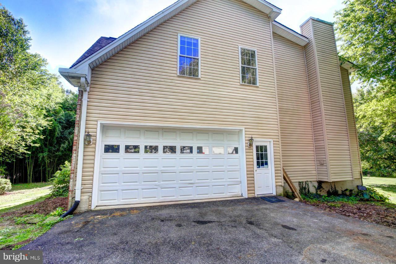 2167 Chain Bridge Road Vienna, VA 22182 - Photo 26 of 30 Exterior (General)