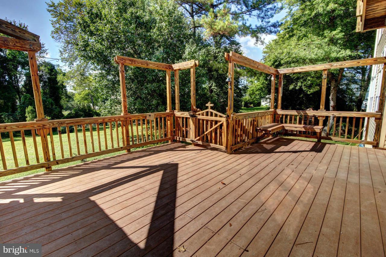 2167 Chain Bridge Road Vienna, VA 22182 - Photo 28 of 30 Exterior (Rear)