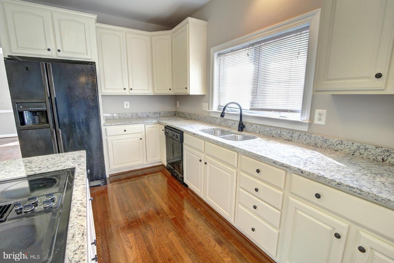 2167 Chain Bridge Road Vienna, VA 22182 - Photo 5 of 30 Kitchen