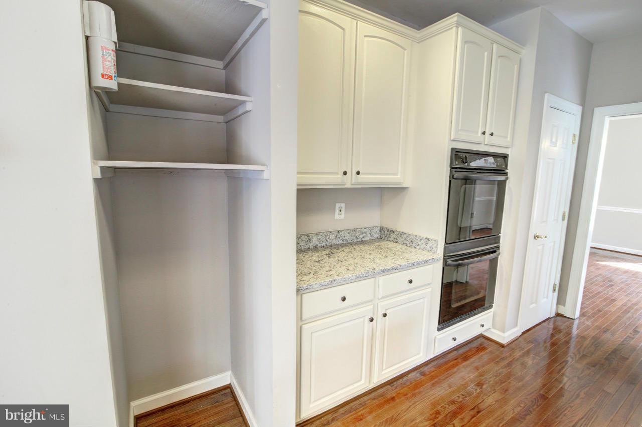 2167 Chain Bridge Road Vienna, VA 22182 - Photo 7 of 30 Kitchen