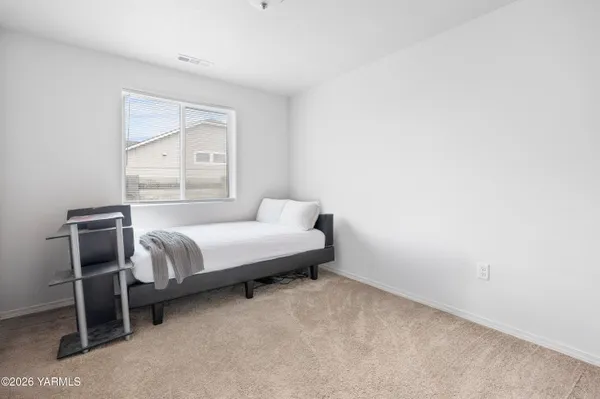 $395,000 | 620 Pappys Way, Grandview, WA 98930