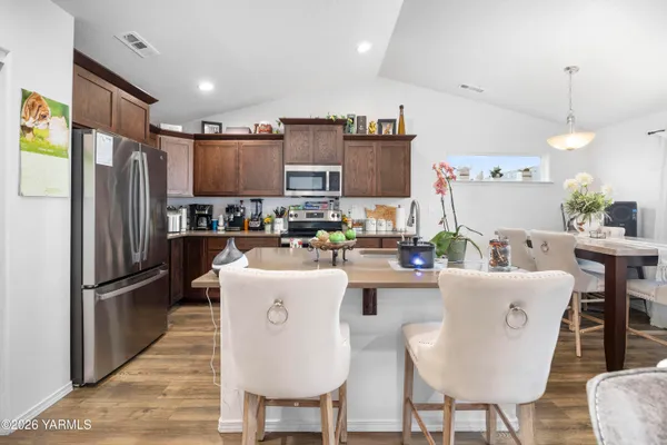 $395,000 | 620 Pappys Way, Grandview, WA 98930