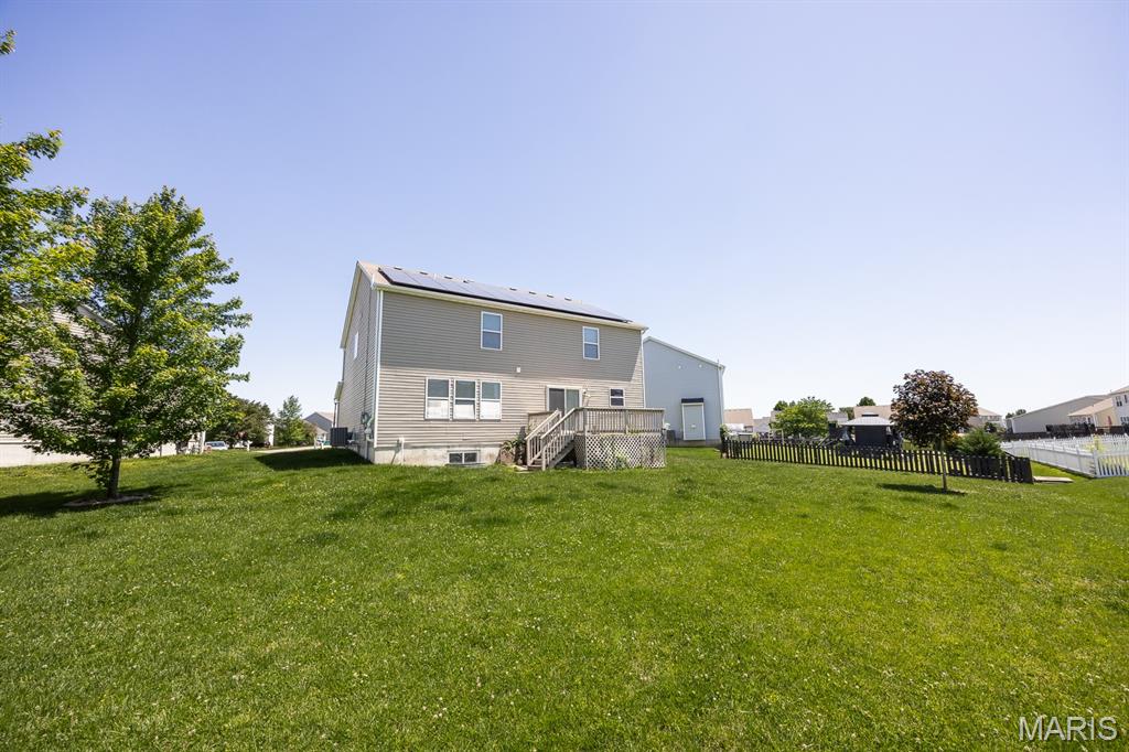 205 Greenleaf Circle Belleville, IL 62221 - Photo 2 of 36